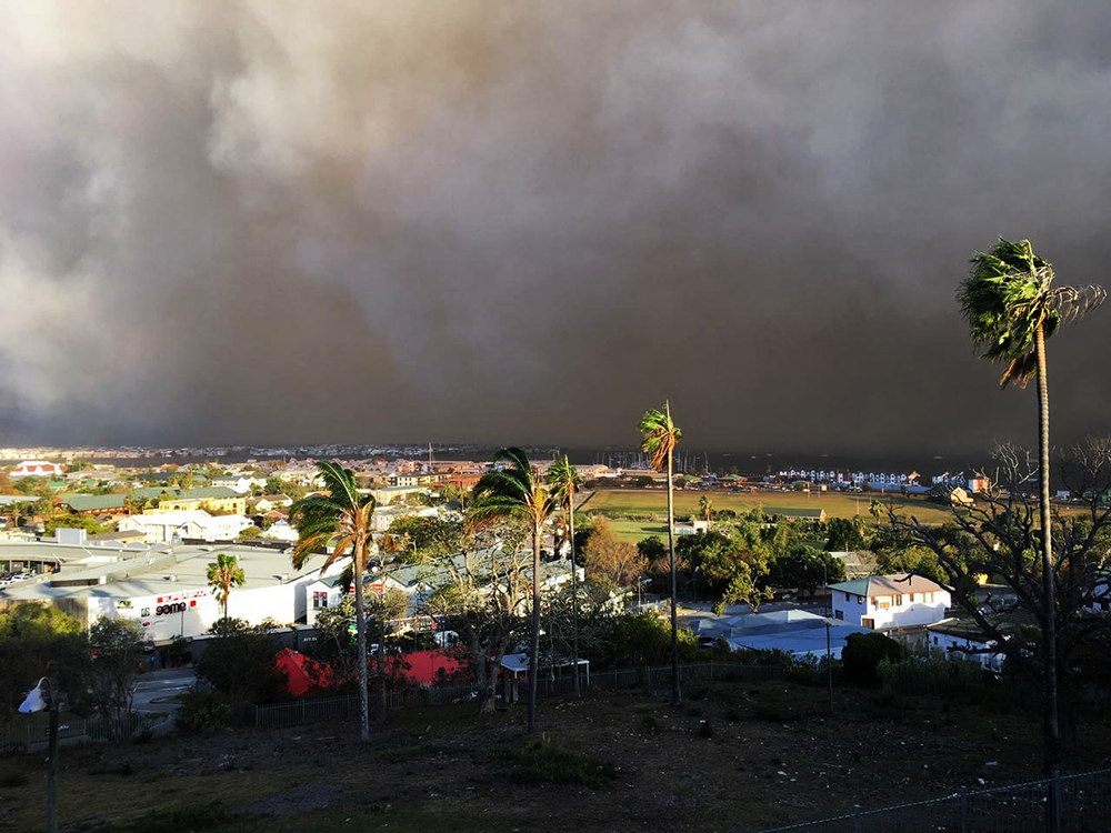 Lasernet wireless connectivity system used by emergency services in South African blaze