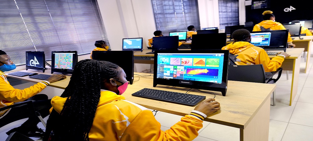 Diepdale Secondary School benefits from e4 computer centre