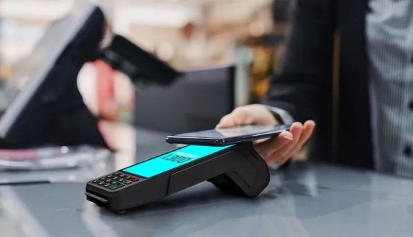 Positivo Tecnologia integra terminales de pago inteligentes con la app Urbanky 