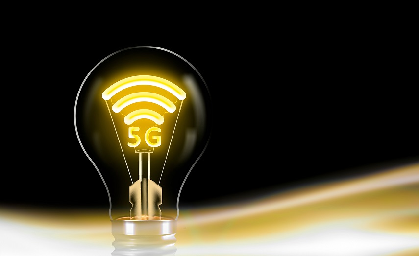 What is missing to accelerate the implementation of 5G and its use in the corporate sector?