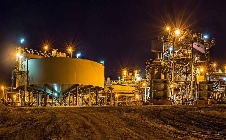 Why has technological evolution affected the mining industry in Colombia?