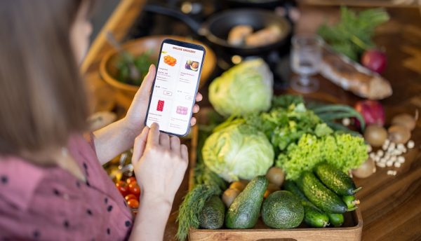 Democratizing access to healthy food through the digital market