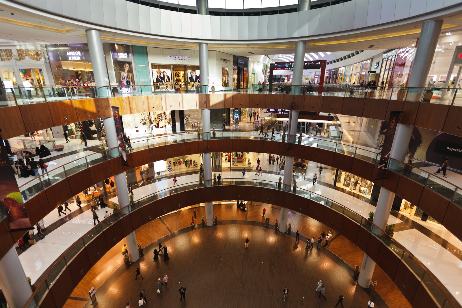 Etisalat brings Ericsson Radio Dot system to Dubai Outlet Mall