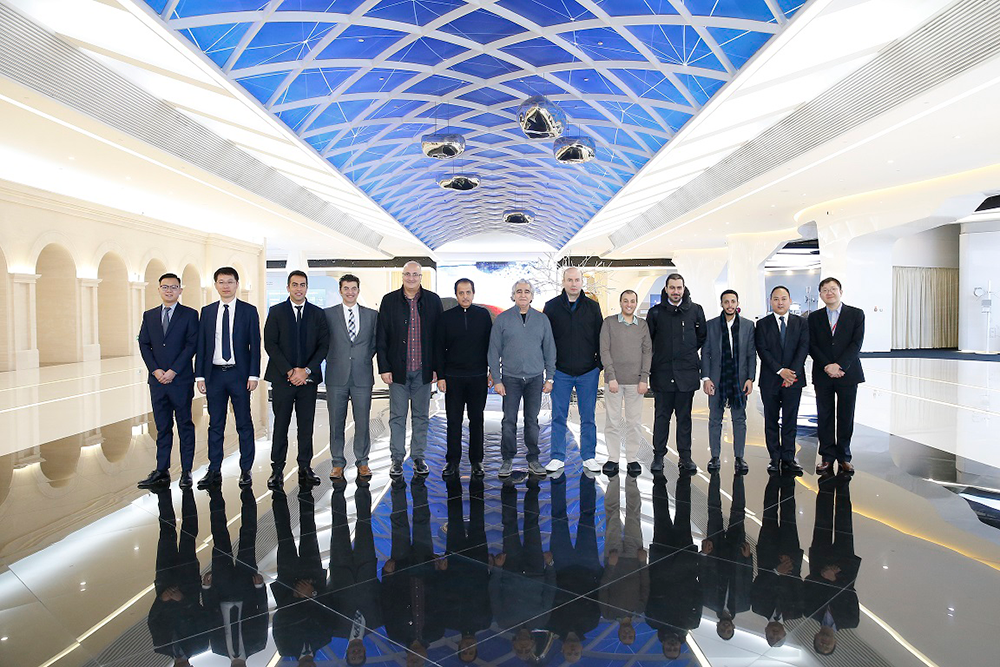 Qatari delegation visits Huawei’s headquarters in Beijing