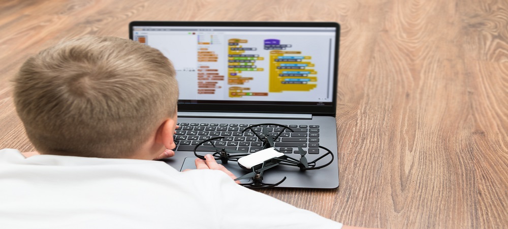 Omantel and Oman MoE sign agreement to teach primary students IT and coding skills